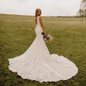 Pronovias wedding dress year 2022 blue moon